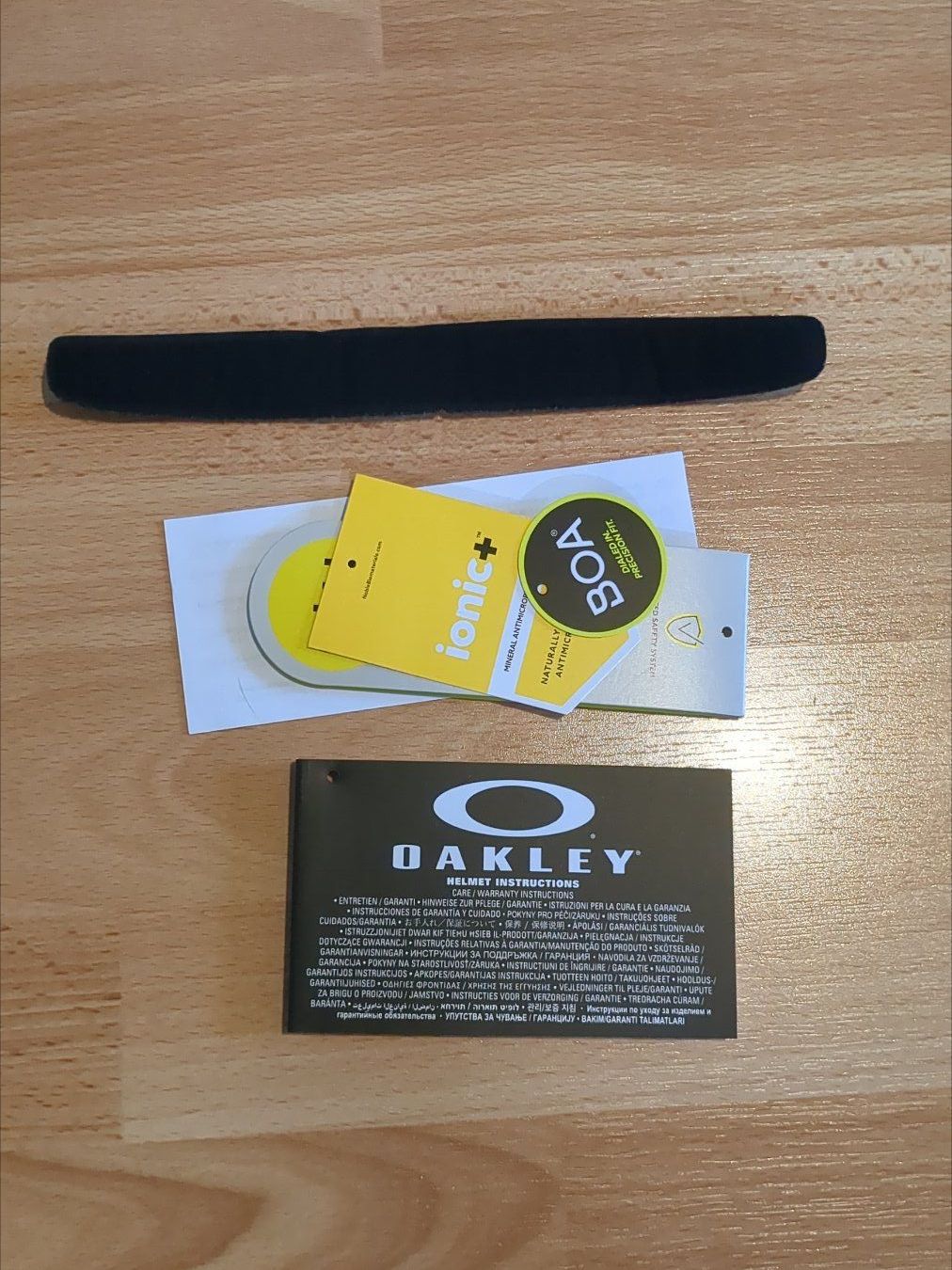 Oakley Caschi: Oakley Aro7 Lite Mips black Taille L with storage case – Usato da Bourguillon venduto da sellerfromthenet 2