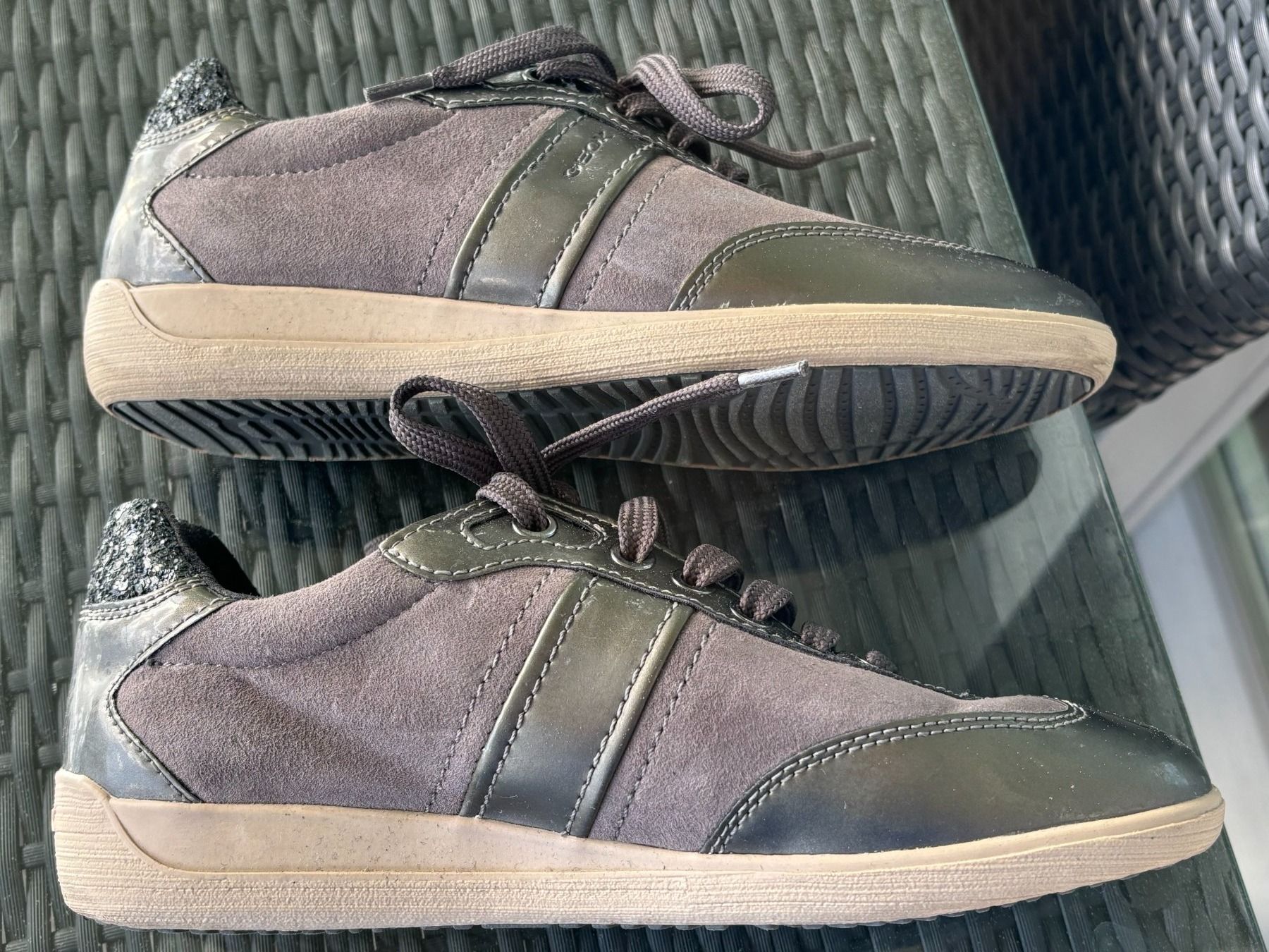Geox Scarpe da donna: Chaussures GEOX grise à lacets – Usato da OBERENGSTRINGEN venduto da Lolo6316 5