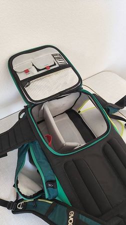 Evoc Photo Scout 18L Fotorucksack mit Regenhülle