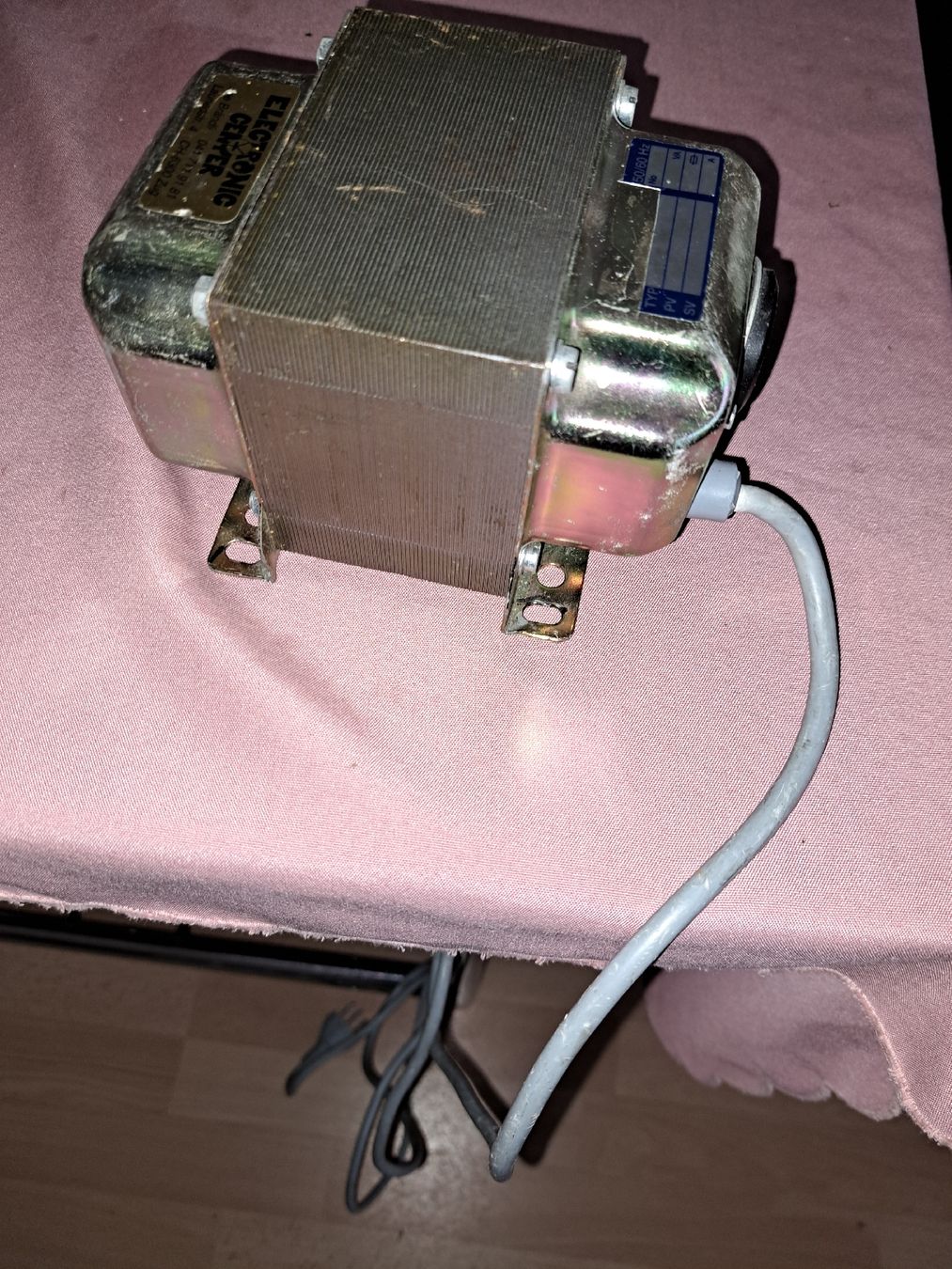 Konverter: Transformer 230v to 110v  Used – Gebraucht aus Oberaegeri von tsptaibnoc 2