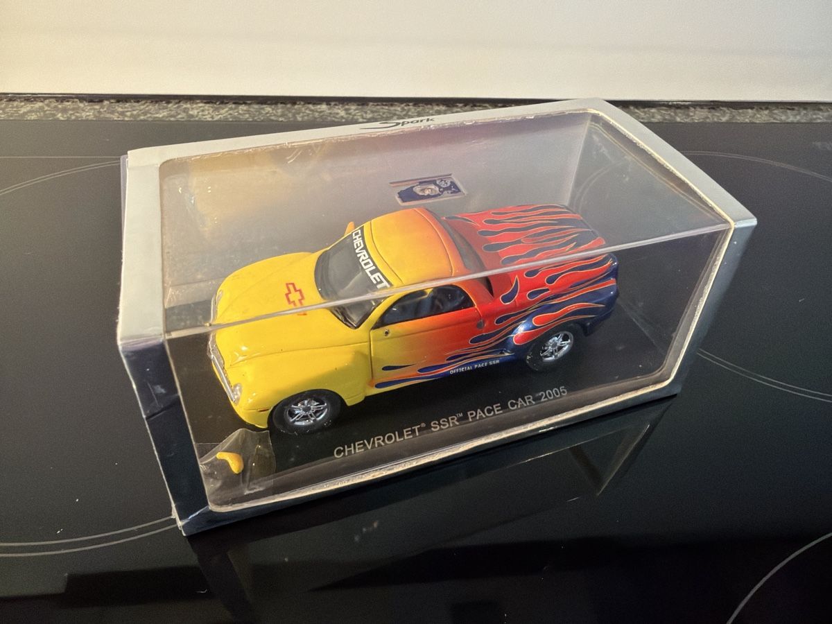 Spark Modellautos: Chevrolet SSR Pace Car 2005 - 1/43 - Spark – Gebraucht aus Wolfwil von Rolex1 5