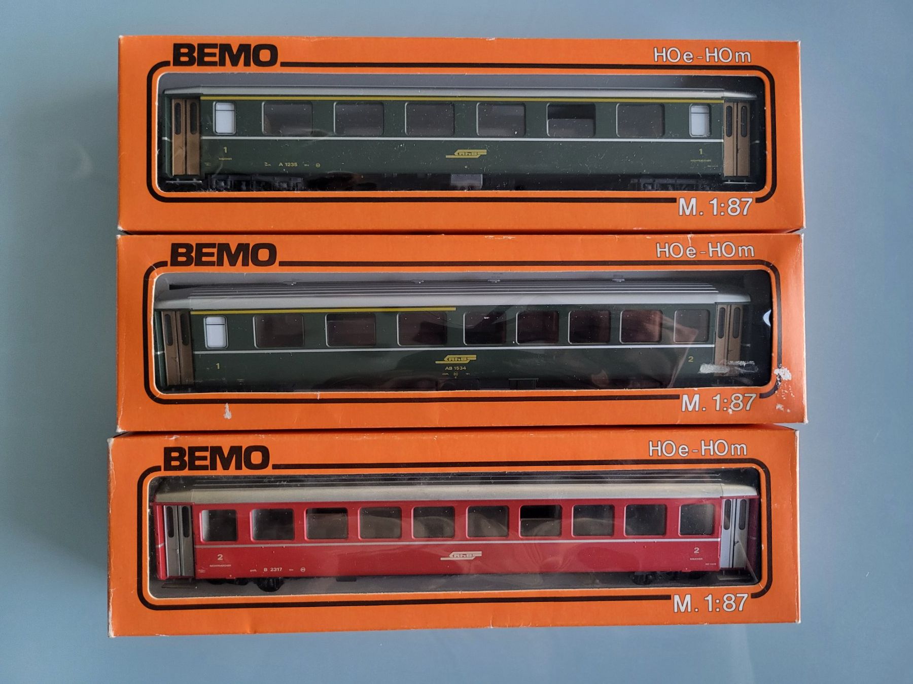 Bemo Modelleisenbahnen: H0m  Bemo  RhB  3 Stk. Personenwagen – Gebraucht aus Oberburg von sensetal 1