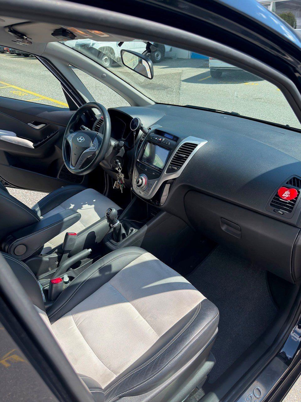 Hyundai Autos: HYUNDAI ix20 1.4 CRDi Diesel – D'occasion à Chur par spa_9mb5 5
