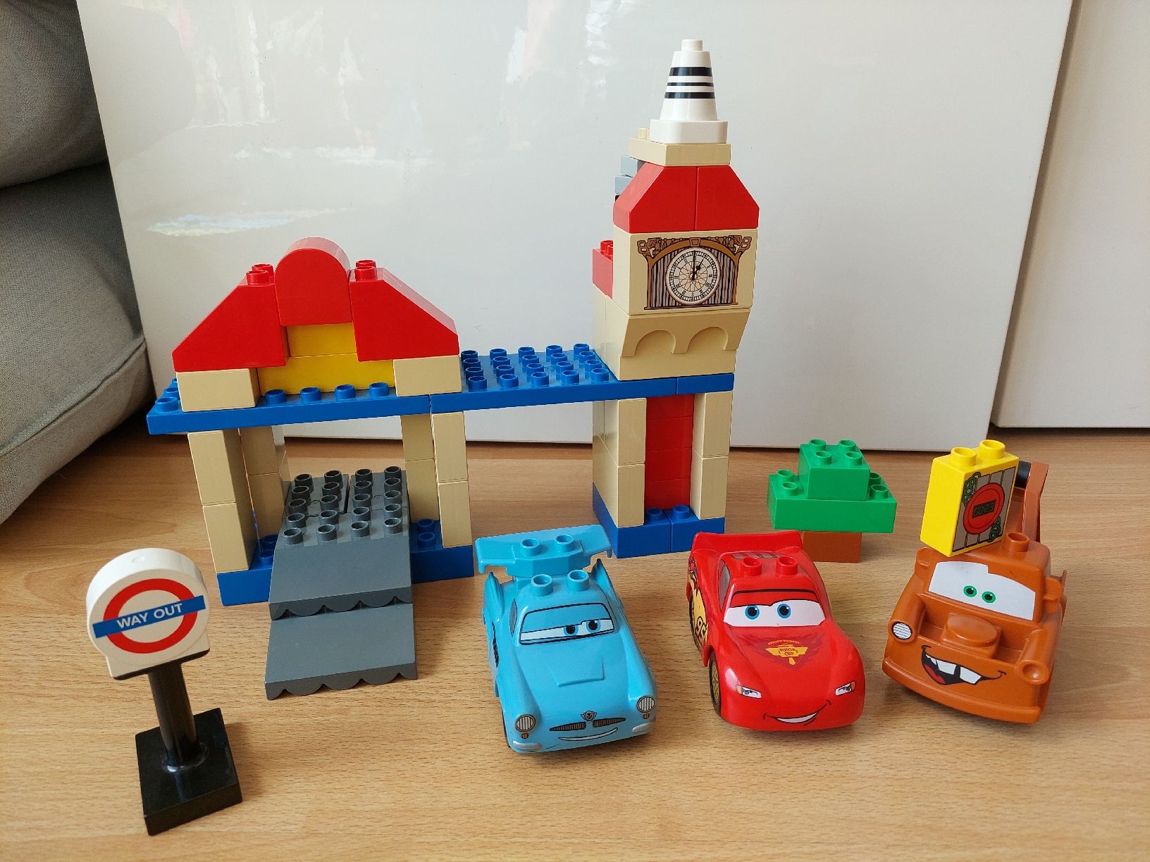 Lego Kit di costruzioni: LEGO DUPLO Big Bentley 5828 – Usato da Magden venduto da jukajo52