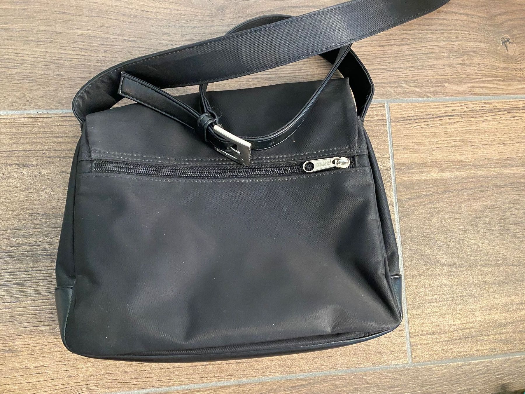 Esprit Borse da donna: Esprit Umhängetasche schwarz – Usato da Pratteln venduto da a23_j2gs 3