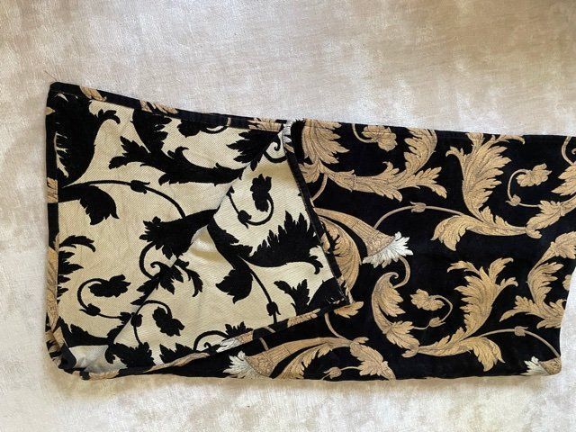 Coperte: Plaid schwarz/gold FS Home Collection – Usato da Wohlen AG venduto da homecollectivech 1