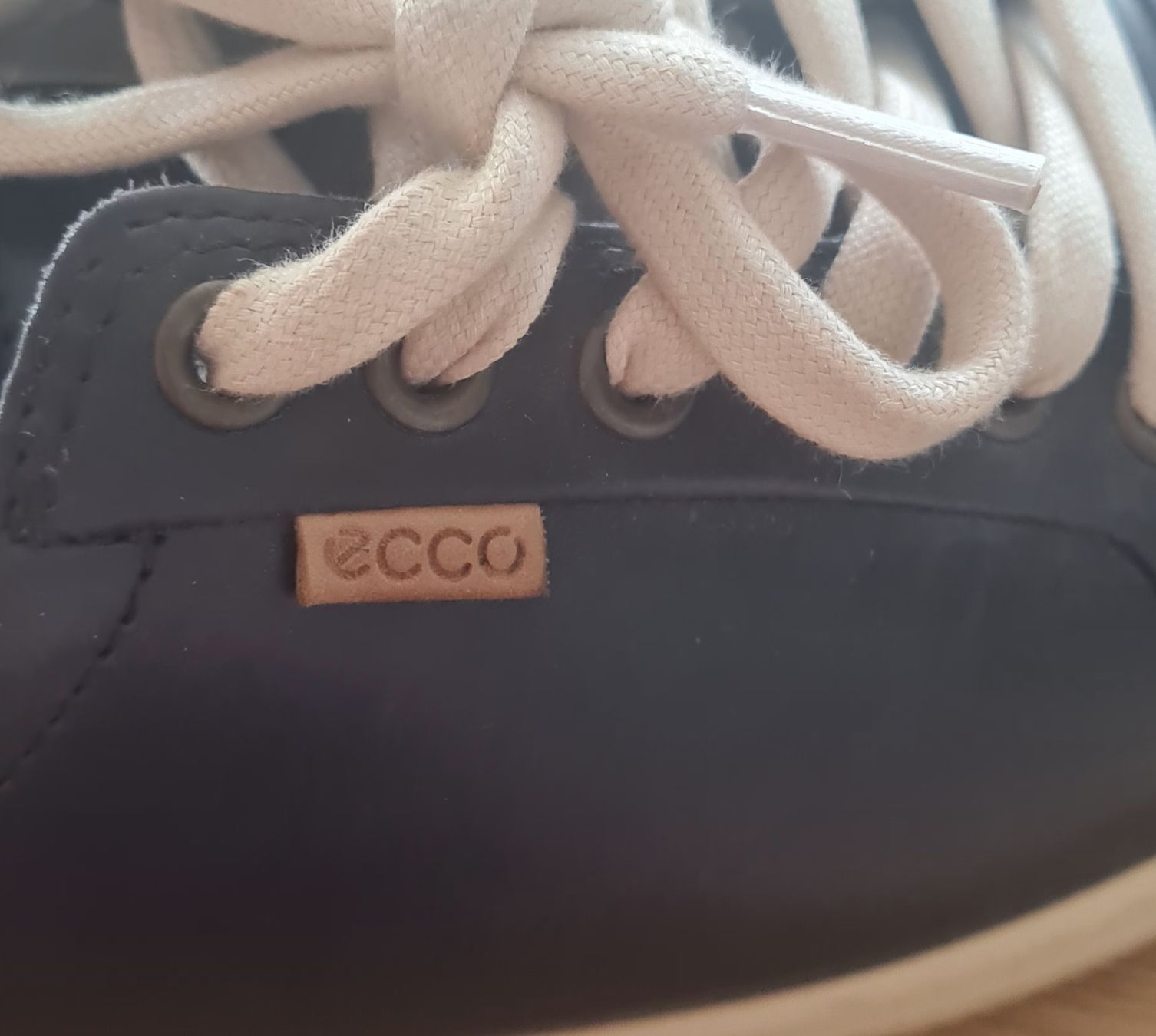 Scarpe per cavalli: Sneakers Ecco Soft Leder Gr  39 – Usato da Beinwil Freiamt venduto da tafa8 4