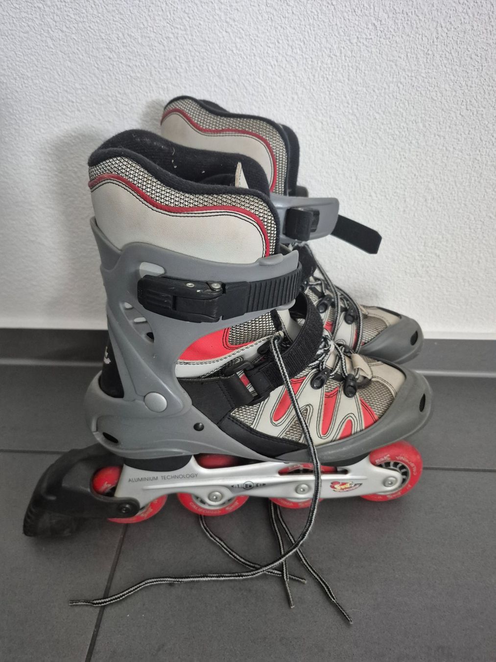 Patins à roul. & inline: Inlineskates – D'occasion à Wil SG par ker_lny6