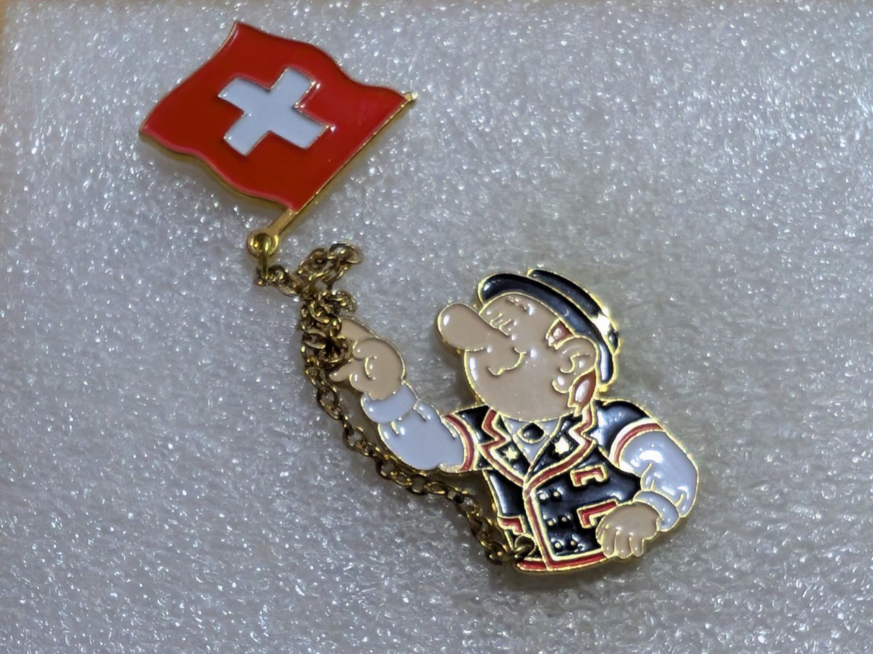 Plaketten & Abzeichen: Ansteckpin 192: Fahnenschwinger – Gebraucht aus Oppligen von Pin-Fall-Shop