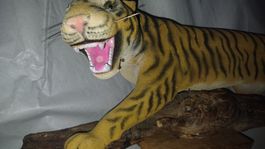 Stofftiger mit Holz, ca. 50cm, Rarität,