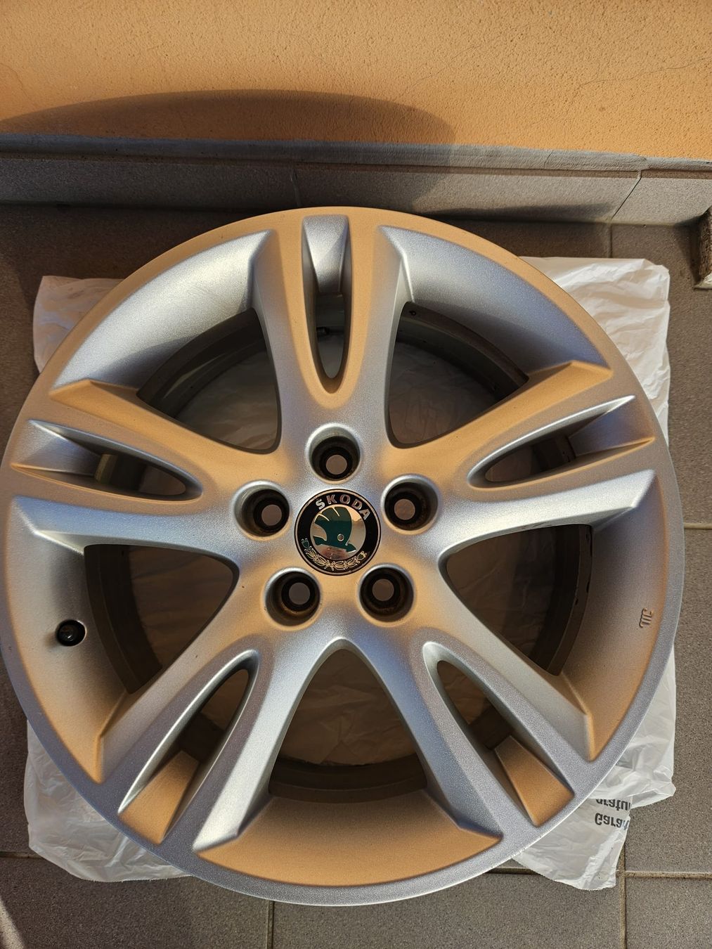 Skoda Cerchioni: Cerchi in lega per Skoda – Usato da Giubiasco venduto da fas_b82x 1
