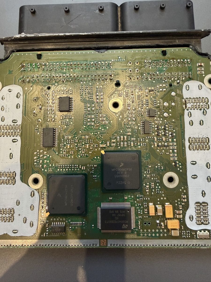 Mercedes-Benz Tutti pezzi di ricambio auto: Mercedes Bosch ECU M272 – Usato da Delemont venduto da nadea70 3