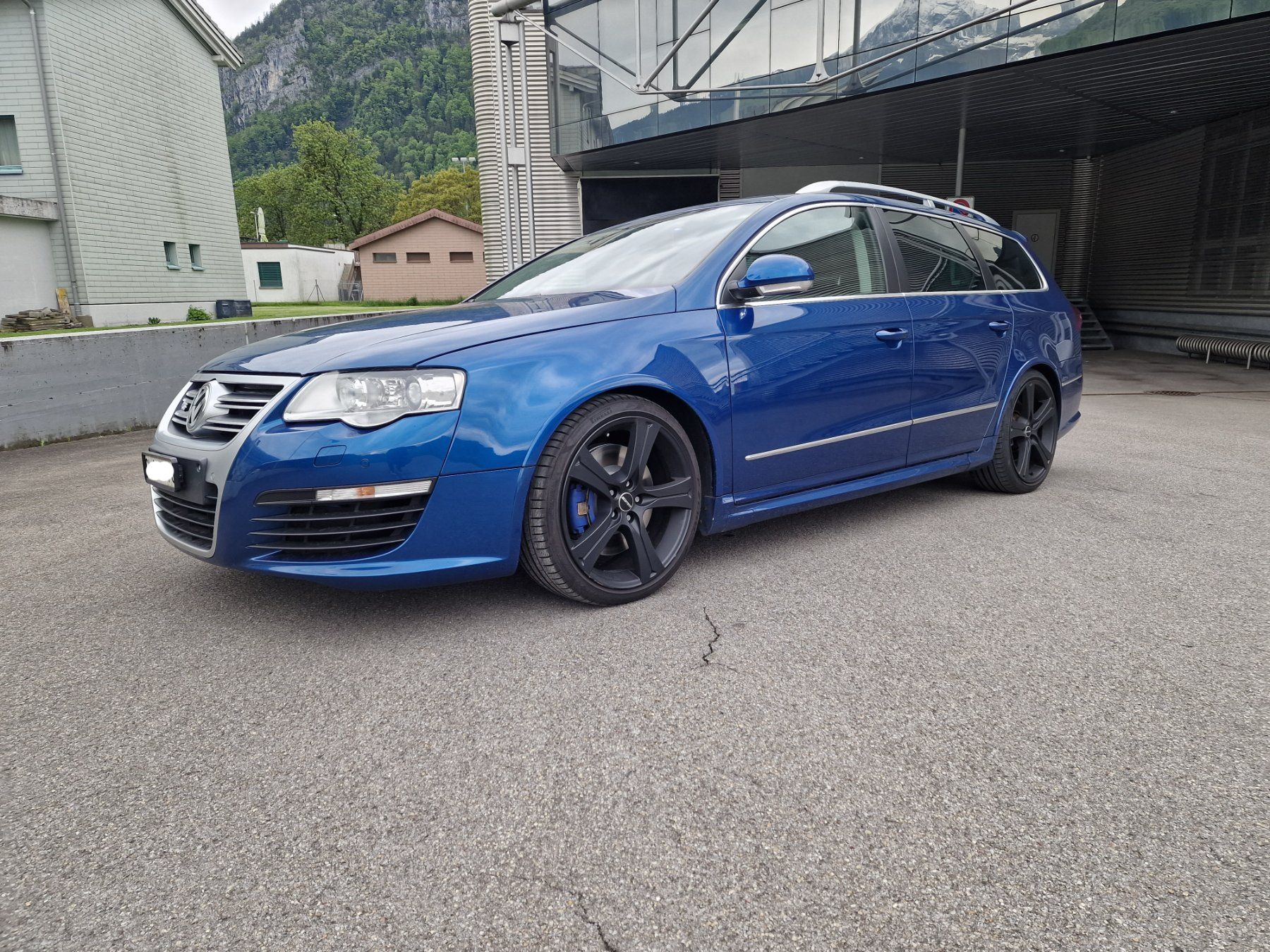 VW Autos: VW Passat Variant R36 4Motion – Gebraucht aus Netstal von  2