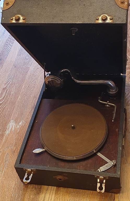 Plattenspieler: Gramophone ancien – Gebraucht aus La Chaux-de-Fonds von Titine28 4