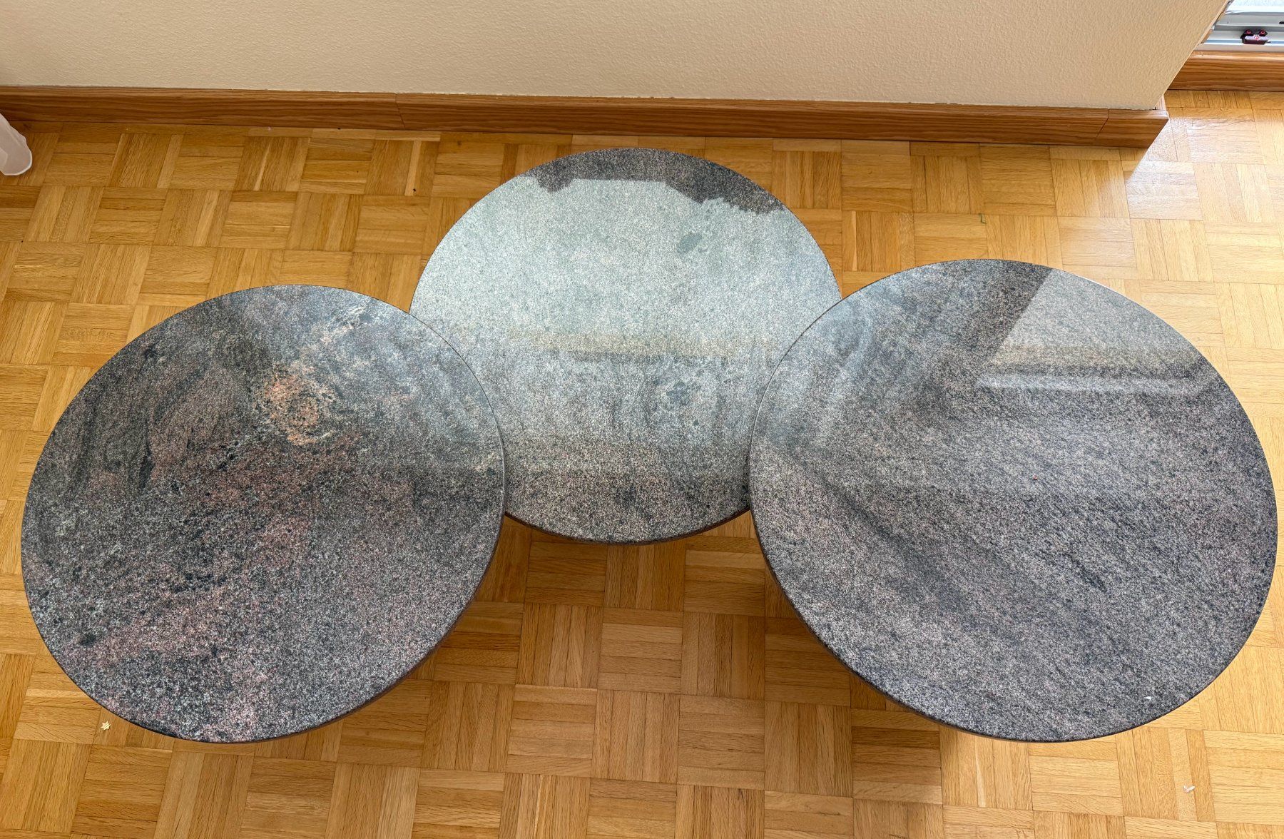 Pfister Tische: Set Couchtische Granit – Gebraucht aus Uerikon von TT51 1