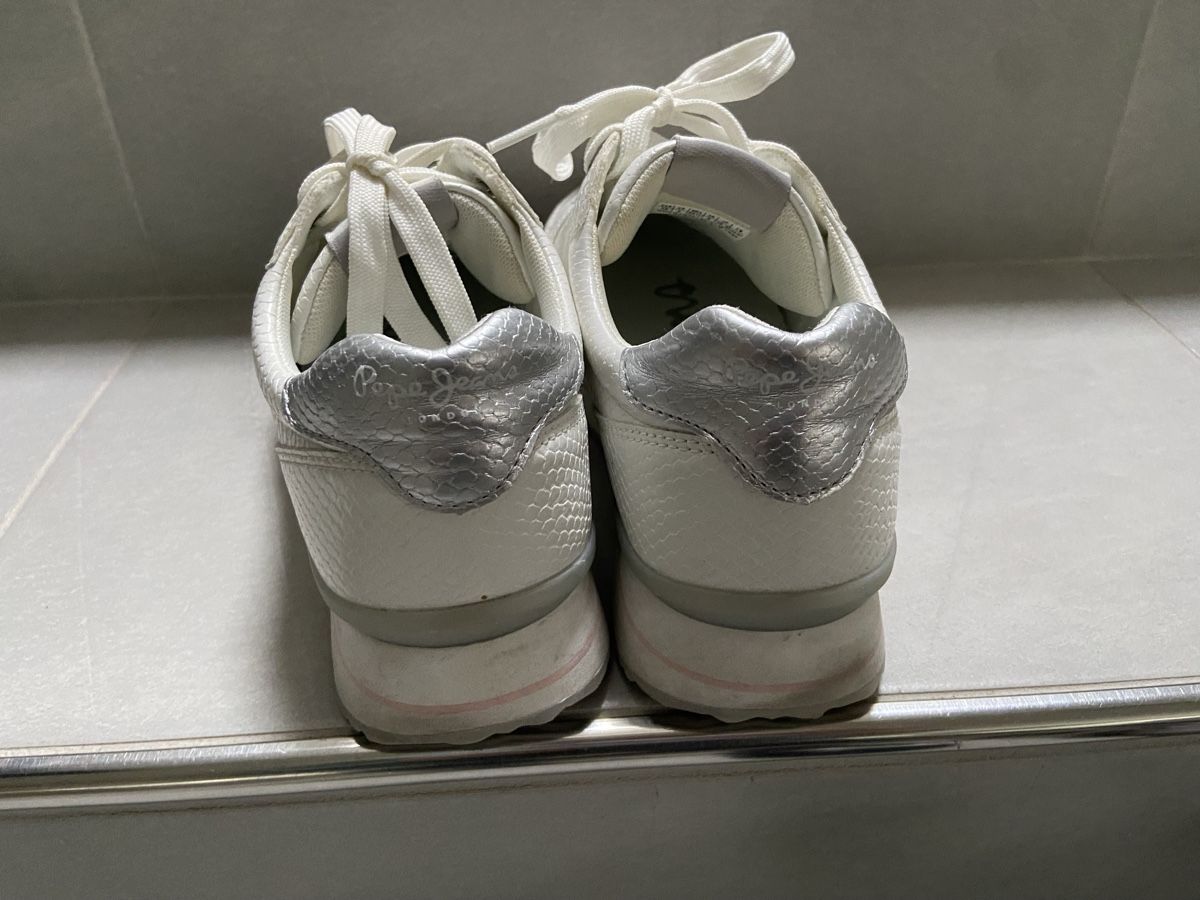 Pepe Jeans Damenschuhe: Pepe Jeans Sneaker – Gebraucht aus Büsserach von vimeco.43 2