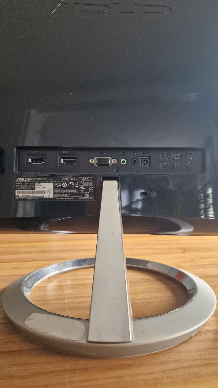 Asus Monitor: Bildschirm ASUS 70cm Diagonale – Usato da goldach venduto da seegoldi13 1