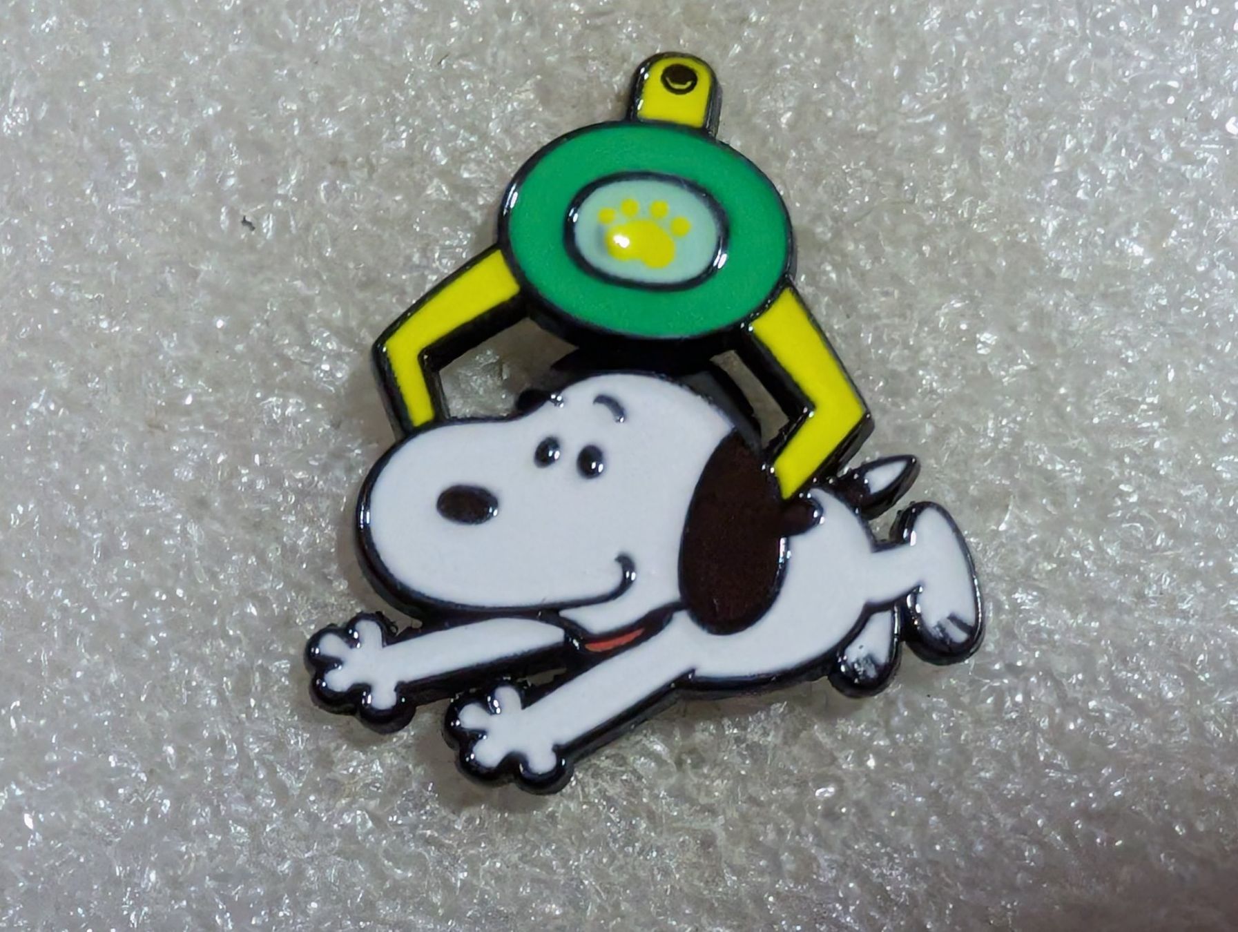 Placchette & Badge: Ansteckbutton 241: Snoopy – Usato da Oppligen venduto da Pin-Fall-Shop