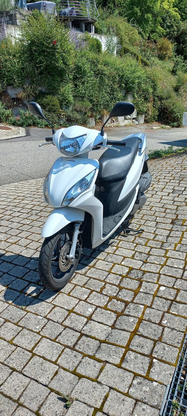 Honda Scooter: Scooter Honda Vision 110 – Usato da St-Légier-Chiésaz venduto da rac_q8pz 1