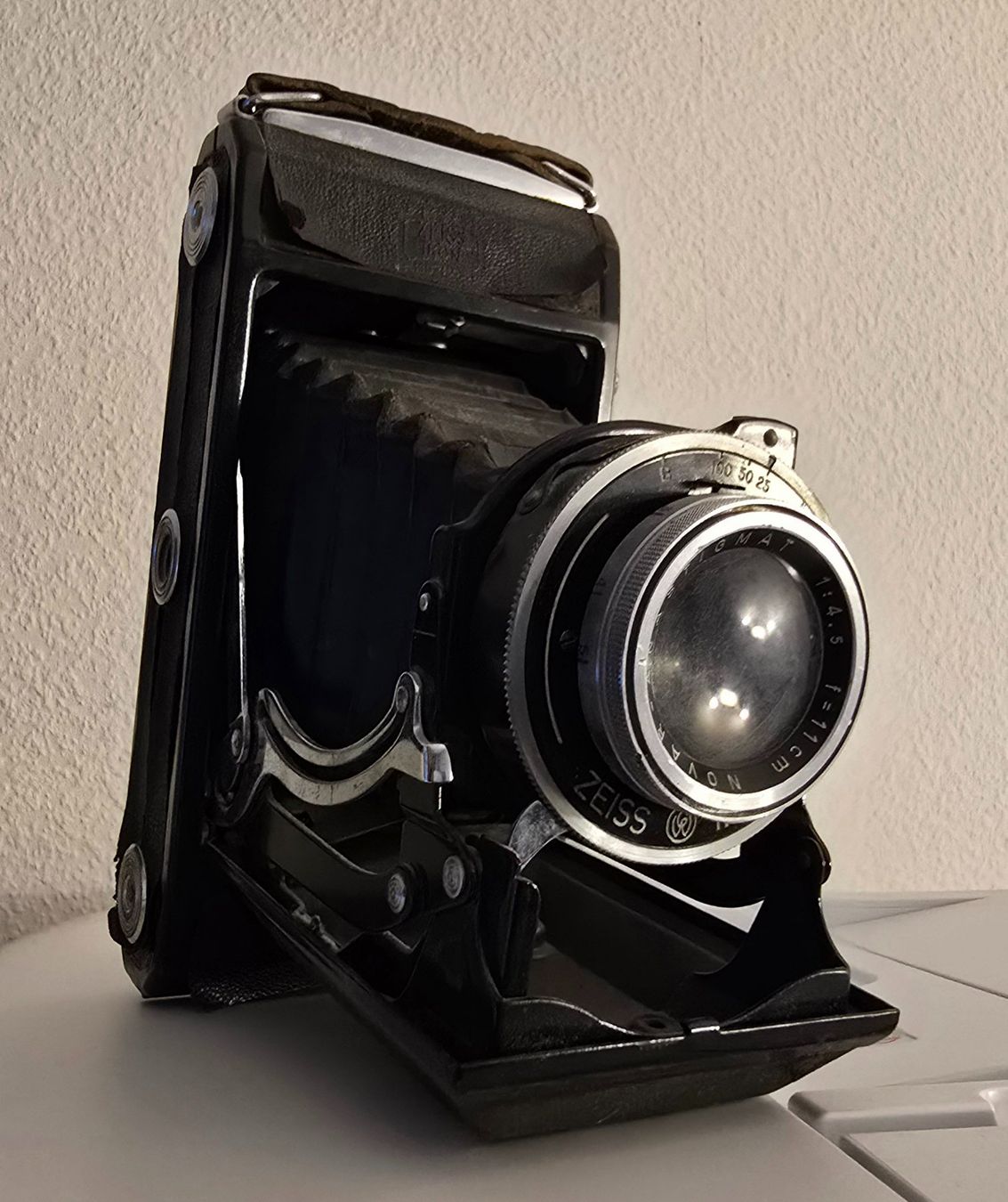 Zeiss Fotocamera: Antike Zeiss Ikon Kamera mit Balg – Usato da Winterthur venduto da Knoepfel 1