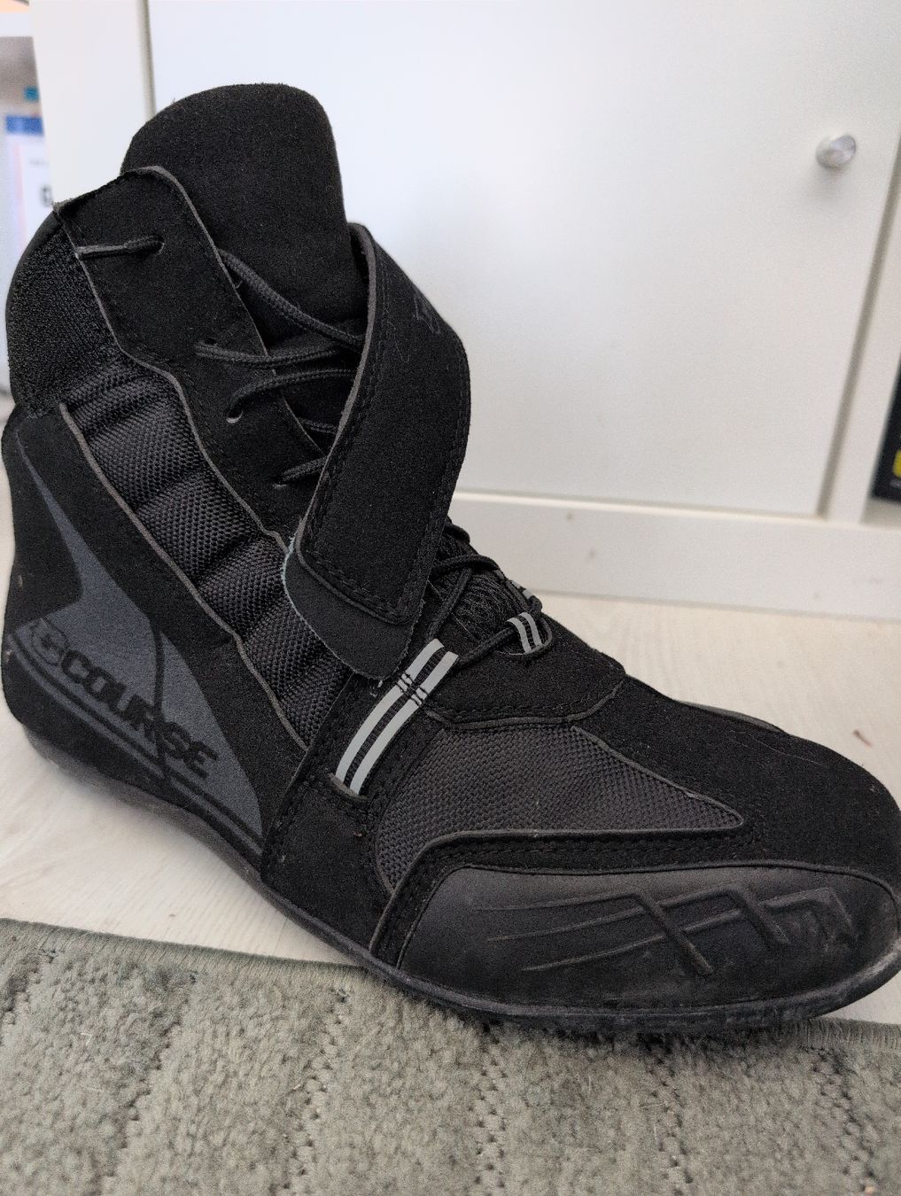 Chaussures hommes: Motorrad-Schuhe COURSE schwarz Grösse 44 gebraucht – D'occasion à Brütten par setenius 2
