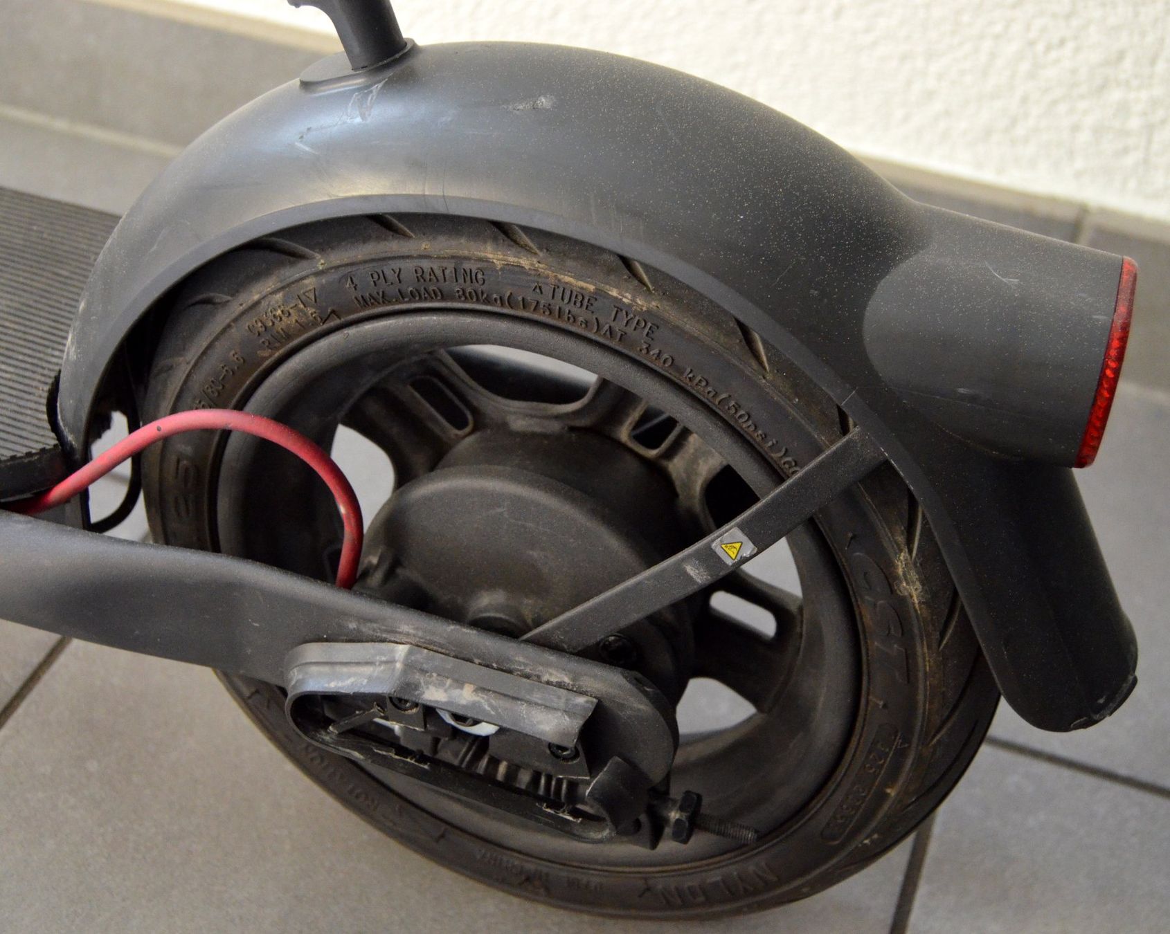 Scooter: Elektroroller NAVEE V25 trottinette scooter électrique – Usato da Collonges venduto da arashee 6