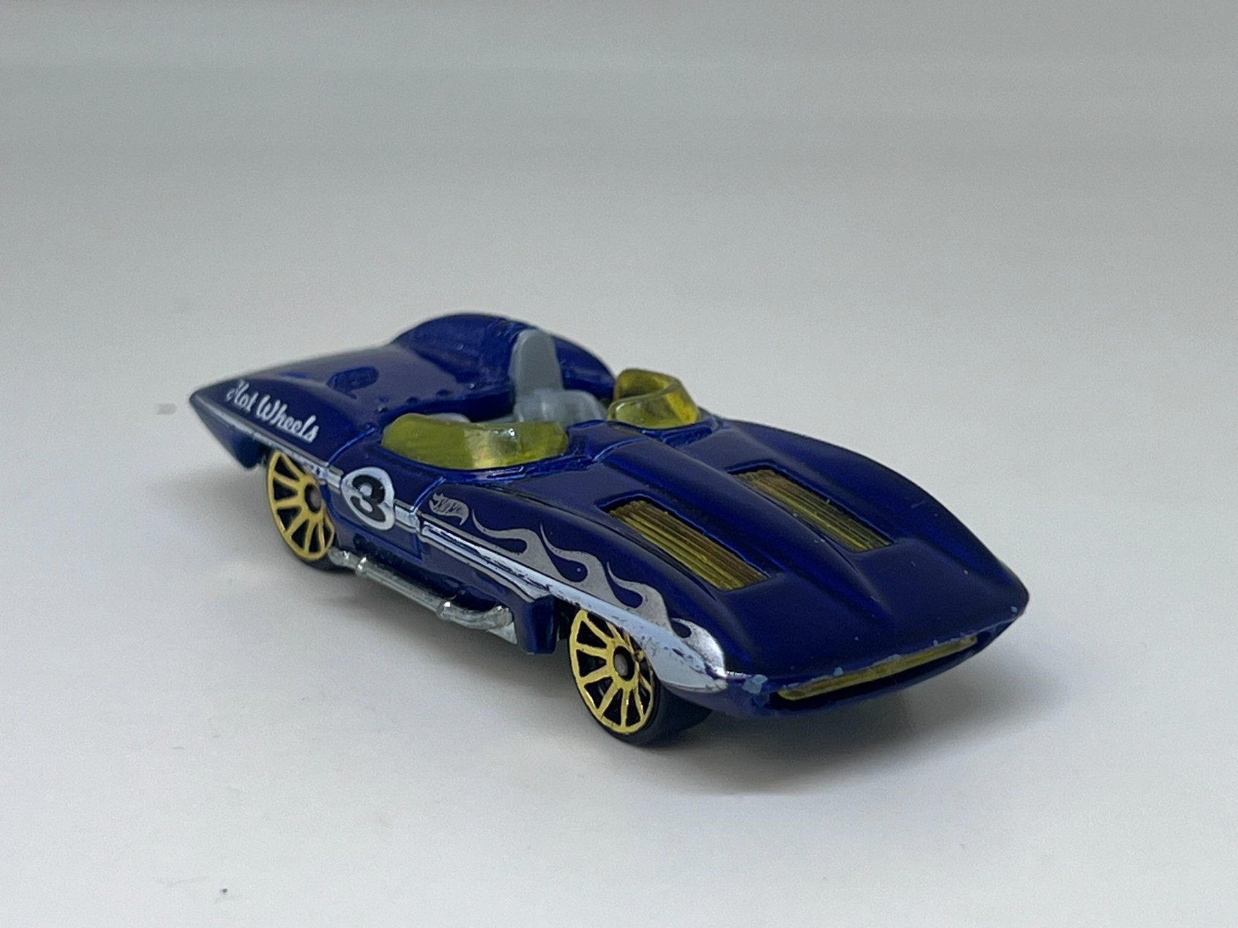 Hot Wheels Modellautos: Hot Wheels Corvette Stingray #439 – Gebraucht aus Wildegg von LaaBoutique