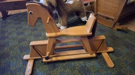 Schaukelpferd aus Holz für Kinder gebraucht