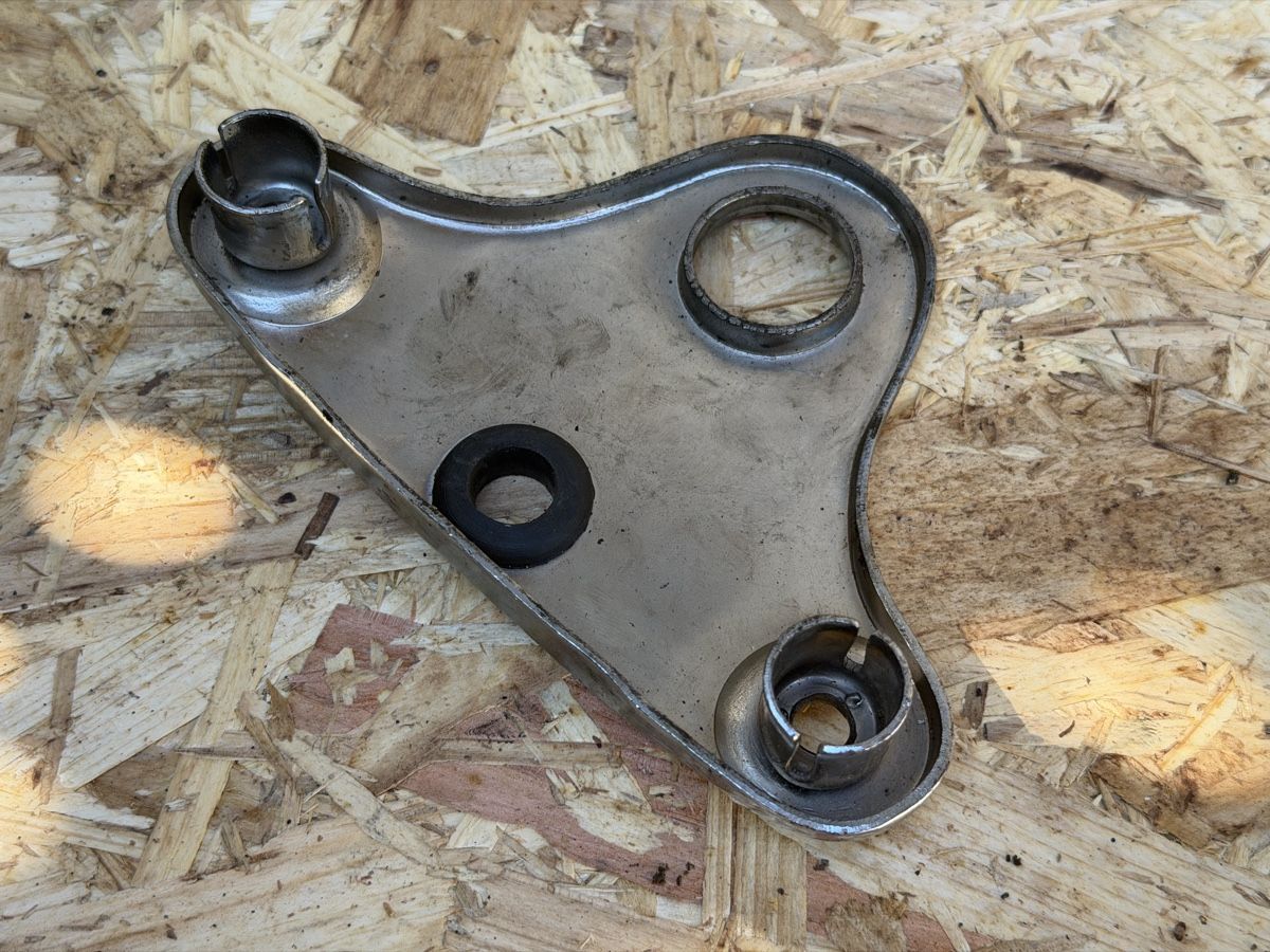 Parti ricambio per ciclomotori: Sachs Gabelbrücke Chrom Rixe / Hercules? – Usato da Bolken venduto da si.x.las 1
