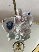 Antike Porzellanlampe mit Dame auf Sofa, Sammlerstück!55