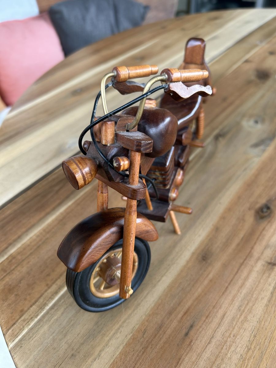 Spielzeuge: Chopper Motorrad aus Holz – Gebraucht aus Dussnang von Farafalina 1