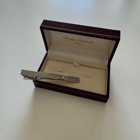 2x Kravattenhalter