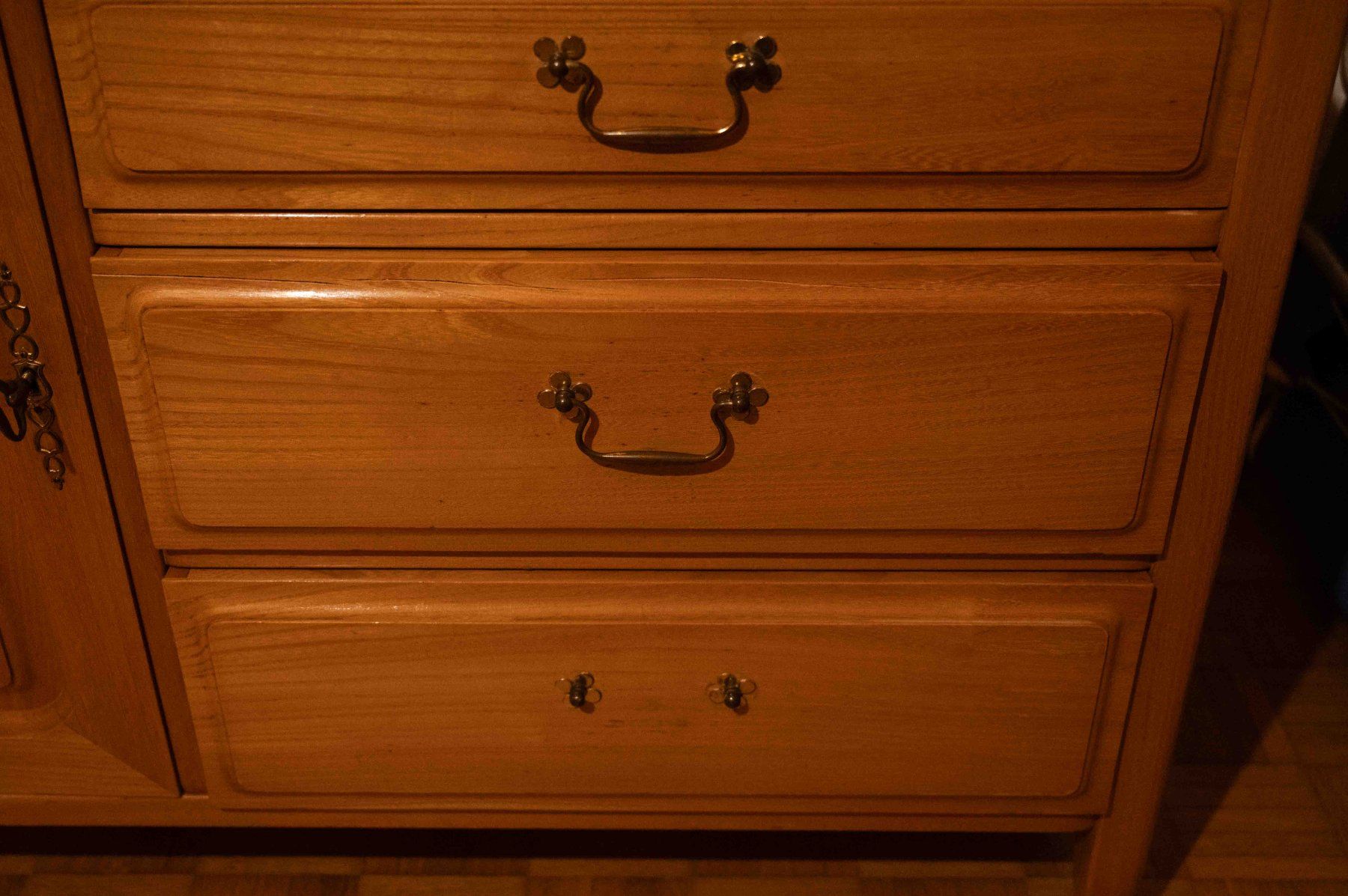 Cassettiere: Massives Sideboard – Usato da Lüterswil venduto da balu1962 1