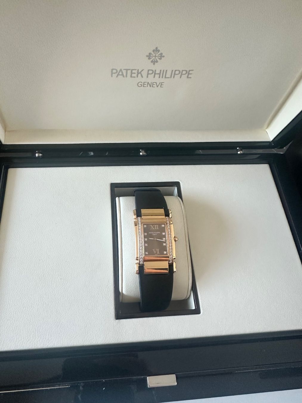 Patek Philippe Orologi: Patek Philippe Twenty 4 – Usato da Baar venduto da Famaventures 1