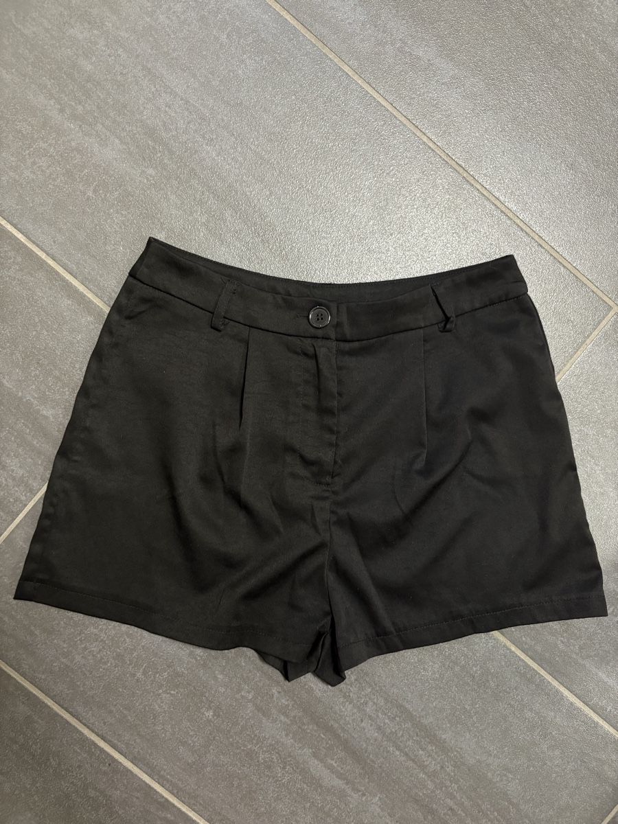 Pantaloni: Elegante Shorts S – Usato da Rümlang venduto da svent 1