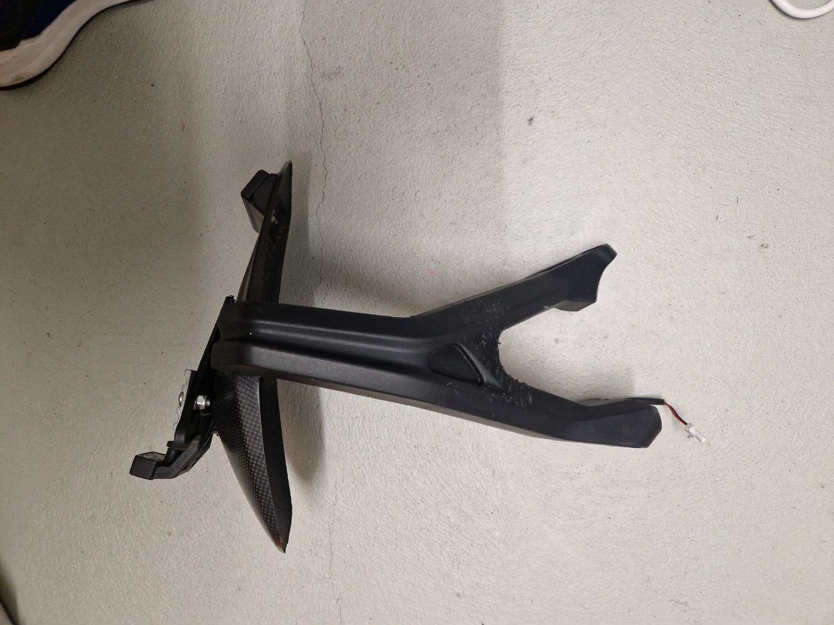 Ducati Tutti i ricambio per moto: Ducati Monster 1200 2014 Nummernhalter Carbon – Usato da Dintikon venduto da Salentino19822 2