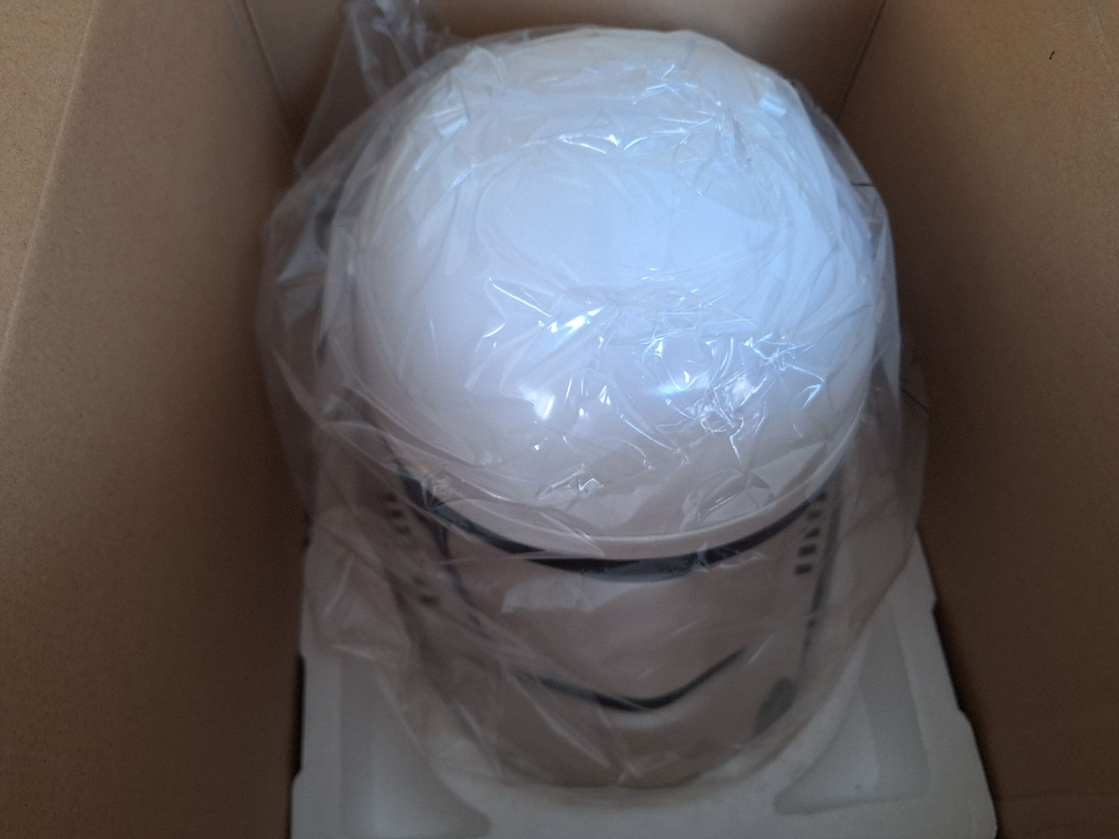 Star Wars Giocattoli: First Order Stormtrooper Helm Star Wars The Force Awakens – Usato da luzern venduto da He-Dan 3