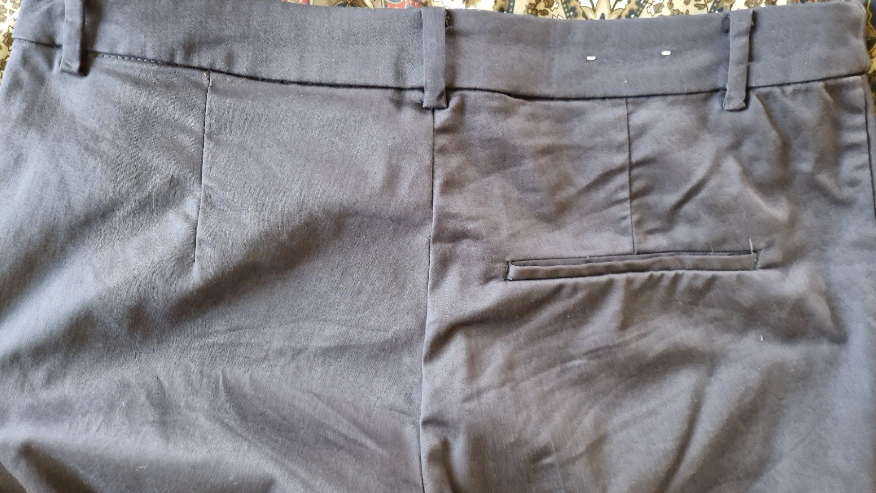 H&M Pantaloni: Dunkelblaue elastische Chino-Hose – Nuovo (secondo la descrizione) da Oberengstringen venduto da Sheera7 4