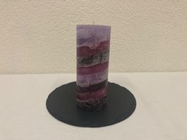 Kerze ca. 8x20cm, ca. 850g, violett marmoriert Raureif