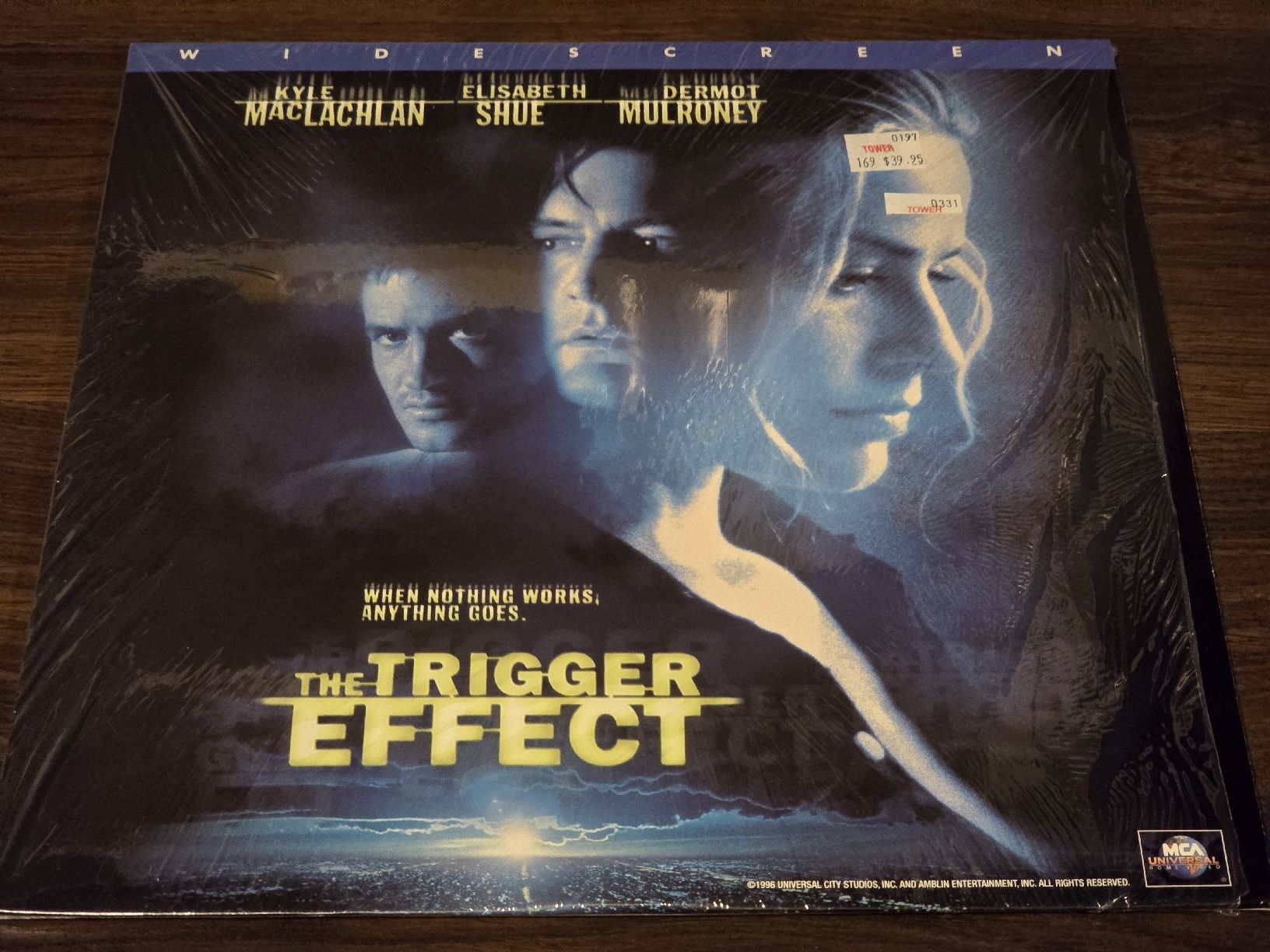 Tutti i DVDs: The Trigger Effect - Seltene laserdisc - Top Zustand! – Usato da BADEN venduto da Sprinz