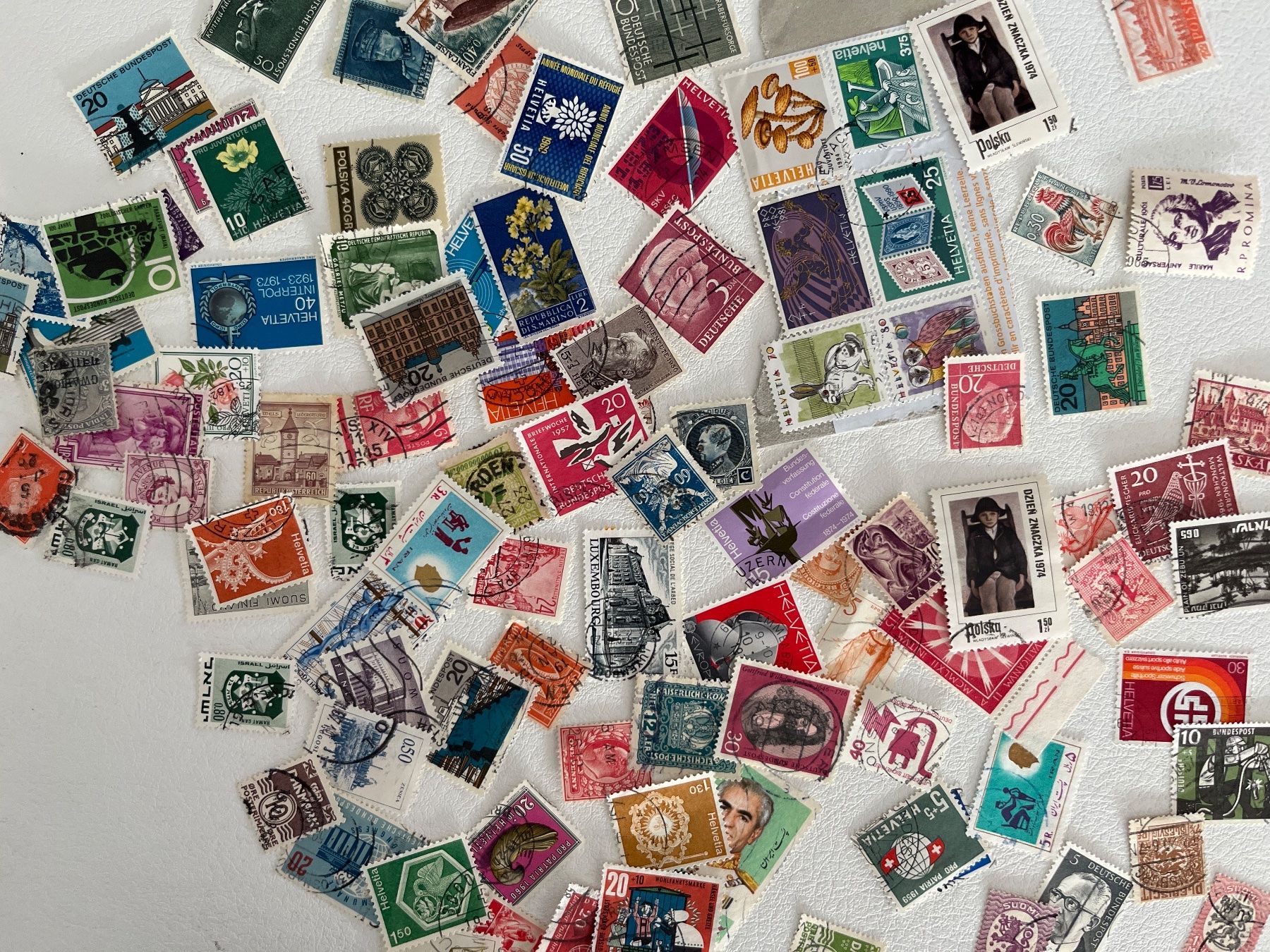 Tutti i francobolli: Lot 19: Lot mit mix Briefmarke – Usato da Chiasso venduto da AzenYa