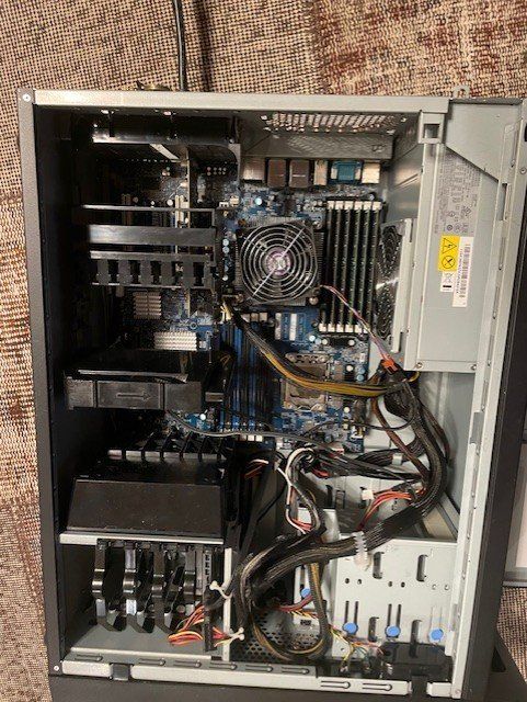 Lenovo PCs: Lenovo Thinkstation D20 – Defekt aus Ennetbaden von djpejic 3