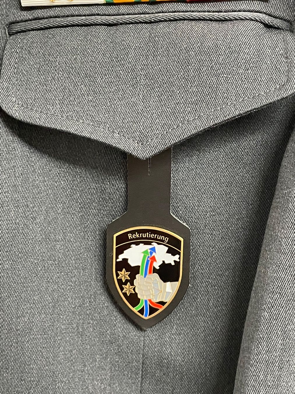Schweizer Armee Uniformen: Uniform Schweizer Armee – Gebraucht aus Basel von OrdenMax 4