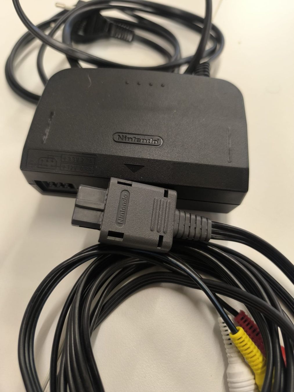 Nintendo Console: Nintendo 64 PAL testéé avec 2 manettes et Jeux – Usato da Conthey venduto da costafrederico 7