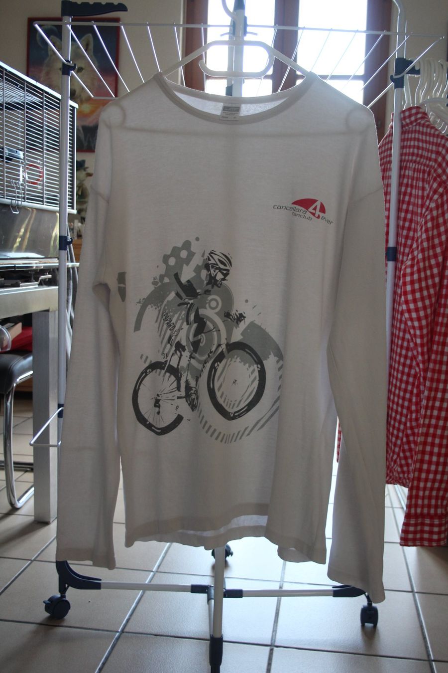 T-shirt: Langarmshirt Cancellara Fan Club – Usato da Grenchen venduto da juebo
