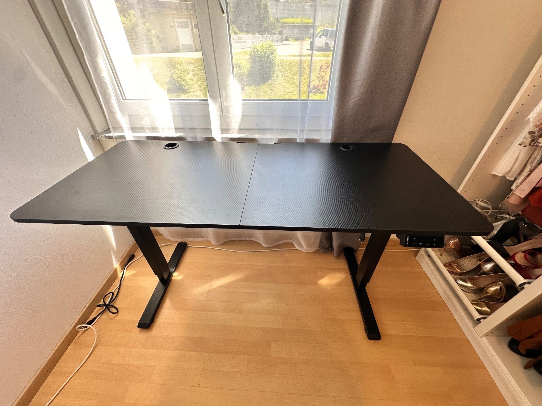 Ikea Scrivanie: Höhenverstellbarer Schreibtisch – Usato da Pfäffikon ZH venduto da gha_p8n7 2