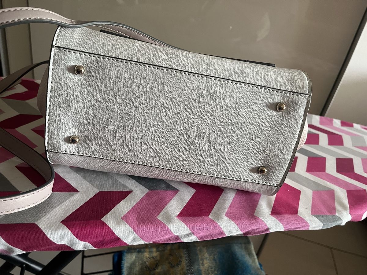 Guess Borse da donna: Magnifique sac Guess – Nuovo (secondo la descrizione) da Prilly venduto da CHAGALL15 3