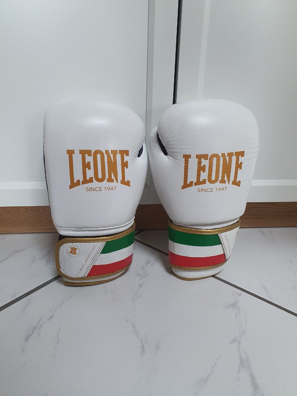 Handschuhe & Handstulpen: Boxhandschuhe LEONE Grösse 10/L ab CHF 25.-! – Gebraucht aus Ganterschwil von shokobons123