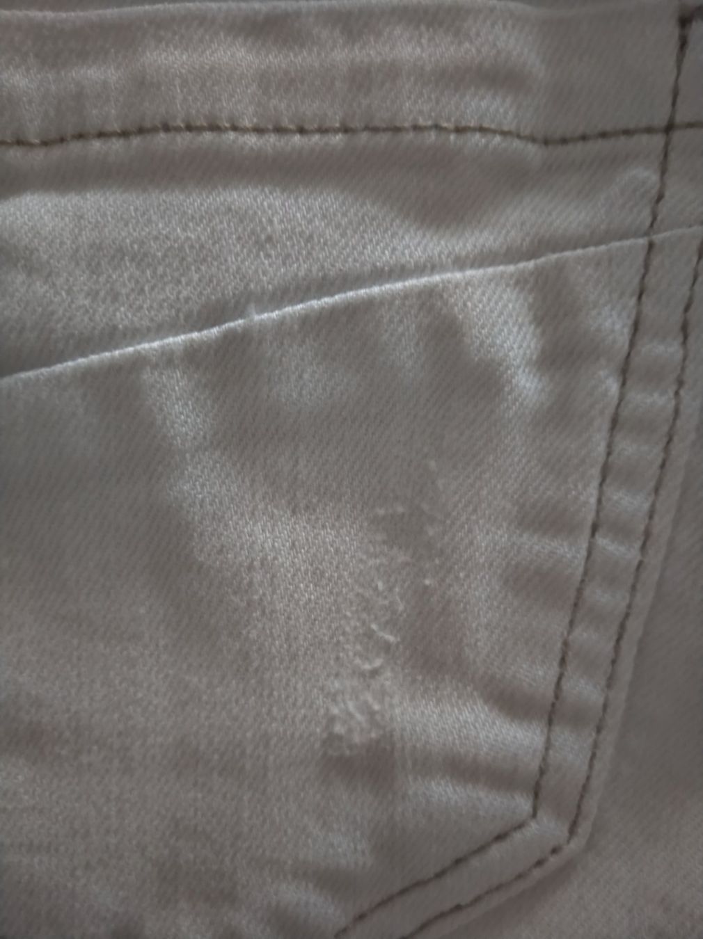 Pantaloni: jeans- Shorts – Usato da Salenstein venduto da Silly...0 6