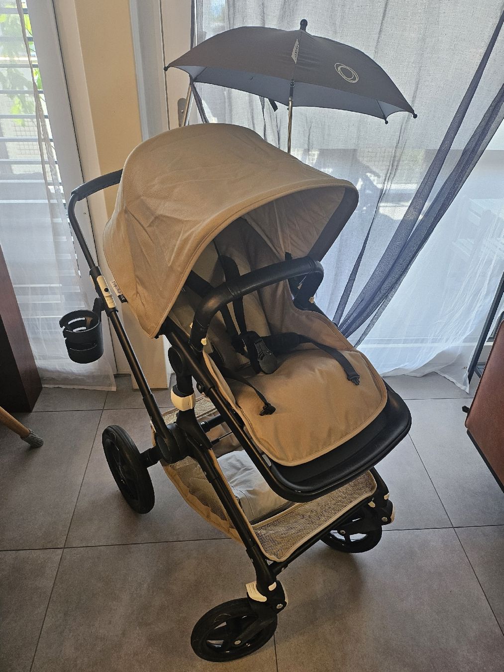 Bugaboo Carrozzine: Bugaboo Fox Classic black frame 2019 khaki – Usato da Baar venduto da Naedels-Kreationen